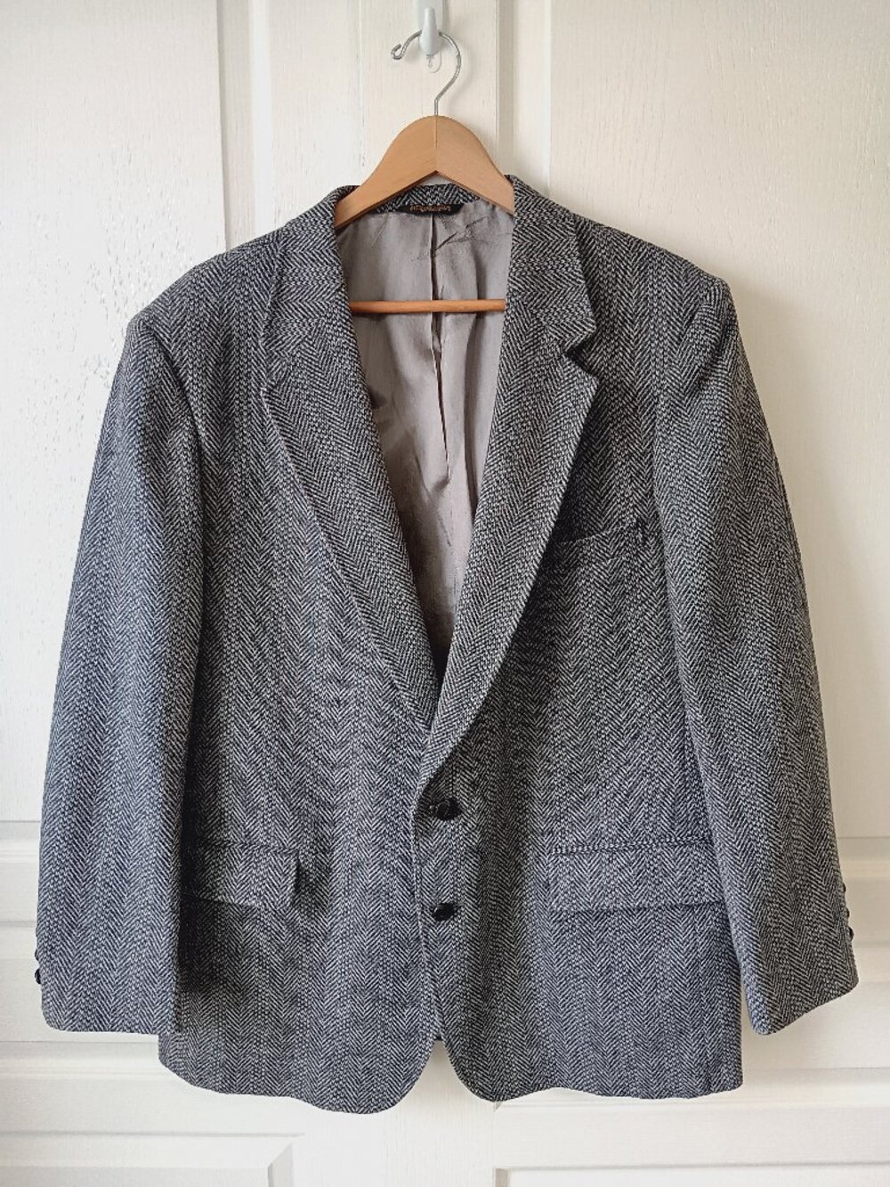 Vintage Wentworth Men's Gray Herringbone Wool Two Button Sport Jacket Size 46R